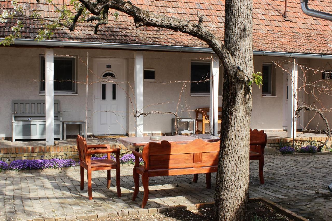 Julia Apartman Pacir Exterior foto